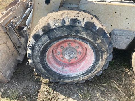 bobcat s650 tire size